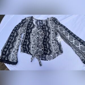 NWT Joe Boxer | Women’s Black and White Sheer Floral Flare Blouse | Size Large